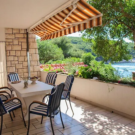 Apartment Elena - Sea View Postira