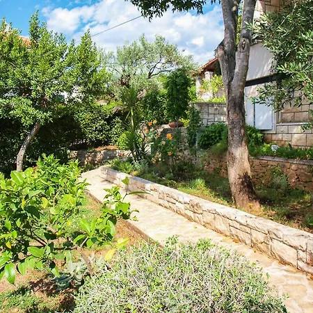 Elena - Sea View Apartment Postira