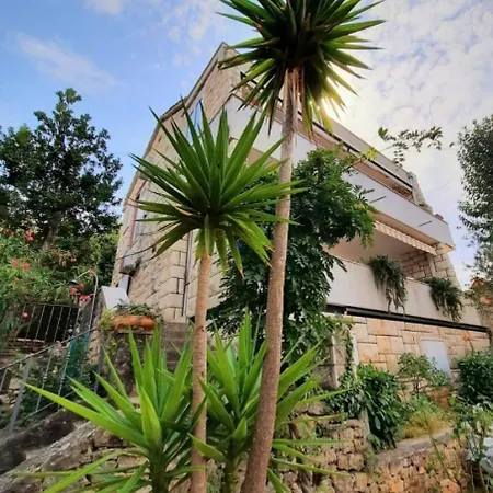 Elena Apartamento